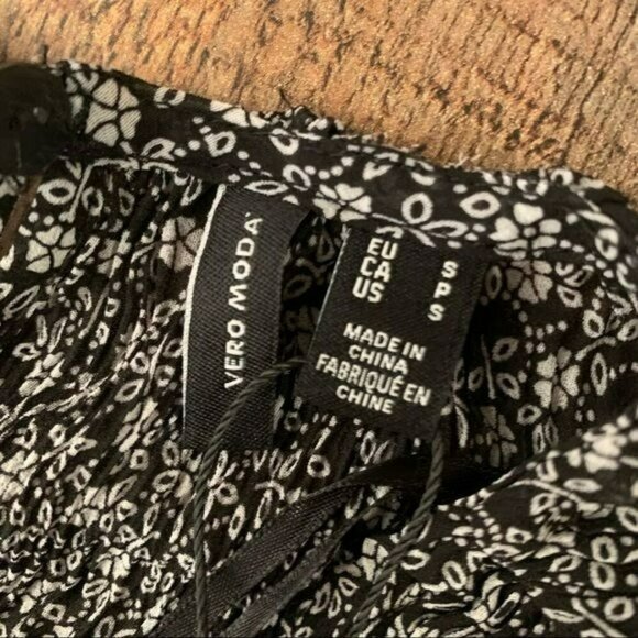 Vero moda long sleeve tiered mini smock flower dress - S - Picture 3 of 7